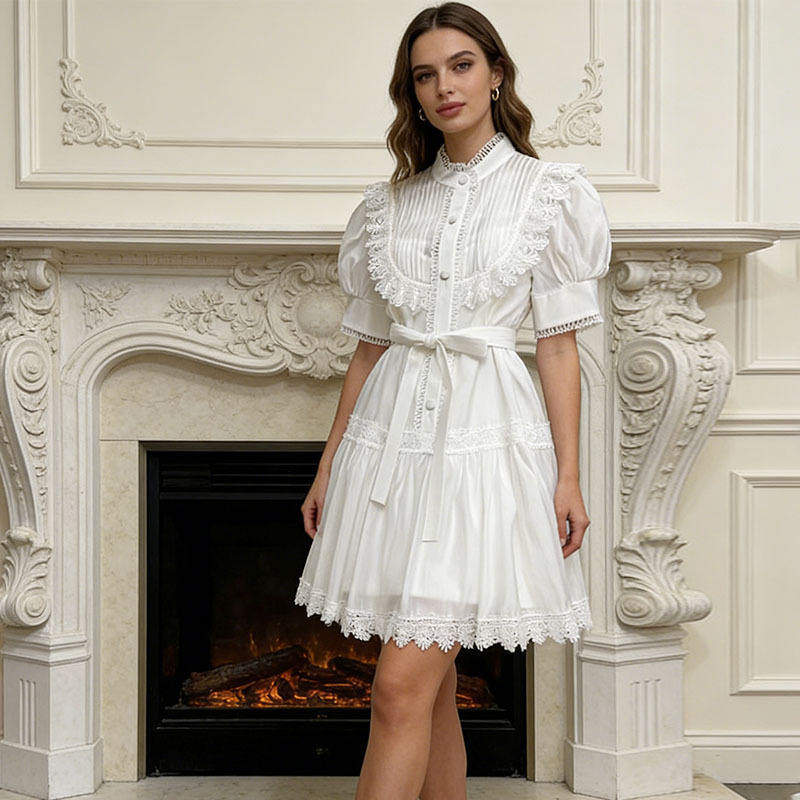 欧美时尚优雅风短款连衣裙2026立领蕾丝拼接系带收腰纯色短裙单件