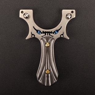 新款 不锈钢小怪兽弹弓成人户外实战竞技大威力高精准度扁皮筋8020