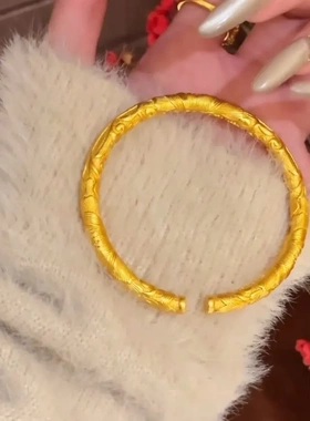 2025新款热火款古法鎏金錾刻富贵牡丹花素圈开口手镯高保色手镯子