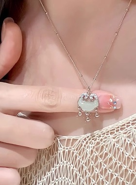 S999纯银项链和田玉平安锁女款