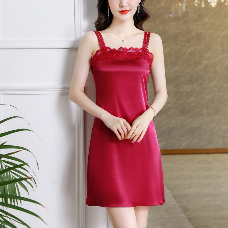 蕾丝花边吊带背心女内搭夏季时尚v领无袖打底衫大码遮肚外穿上衣