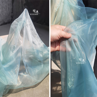 白绿璧无瑕美玉欧根纱肌理透视礼服时装 设计面料 创意背景特殊服装