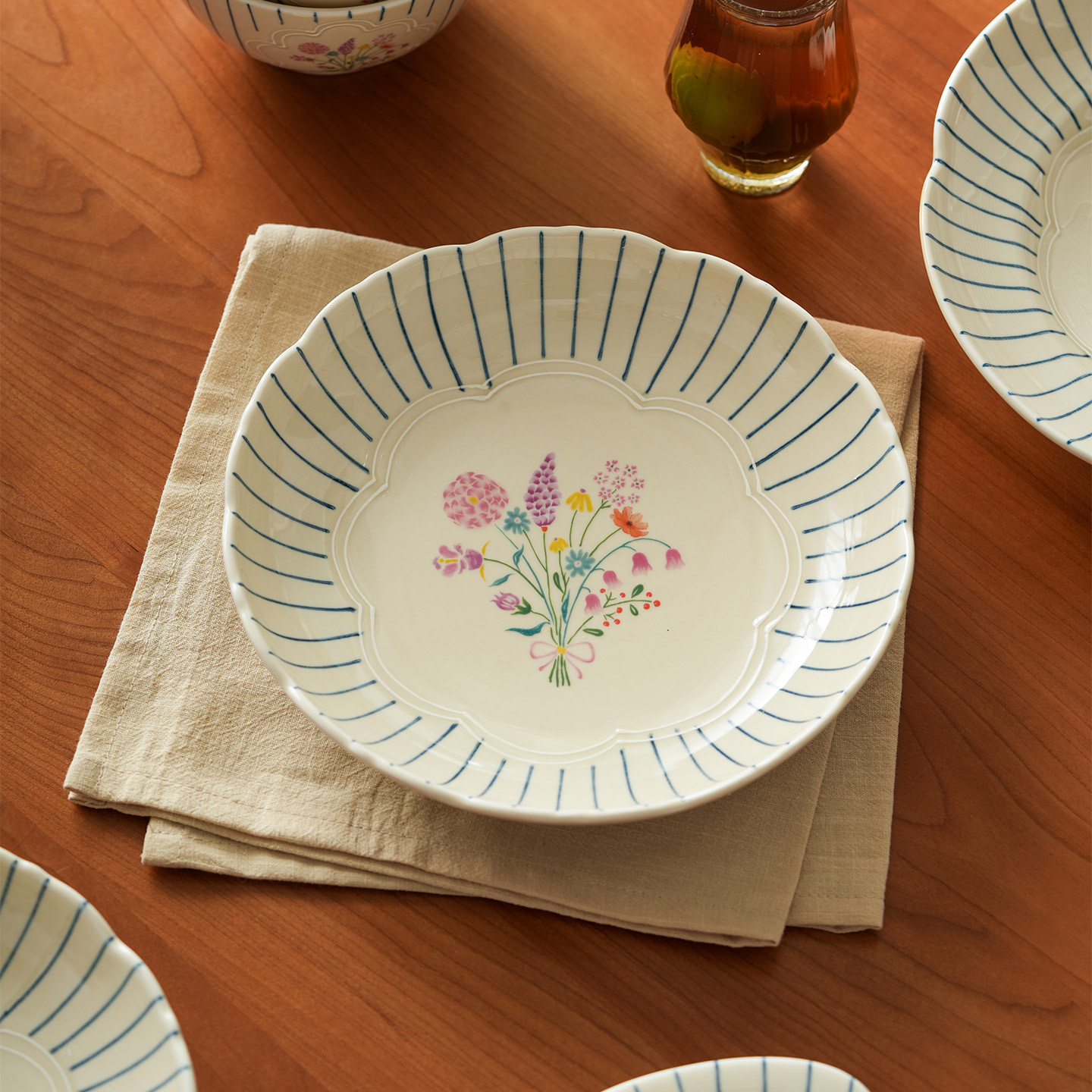 肆月田园风釉中彩碗盘套装