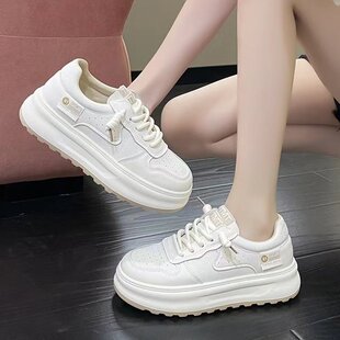 女鞋夏季透气2025新款百搭休闲板鞋初中学生皮面厚底小白潮鞋
