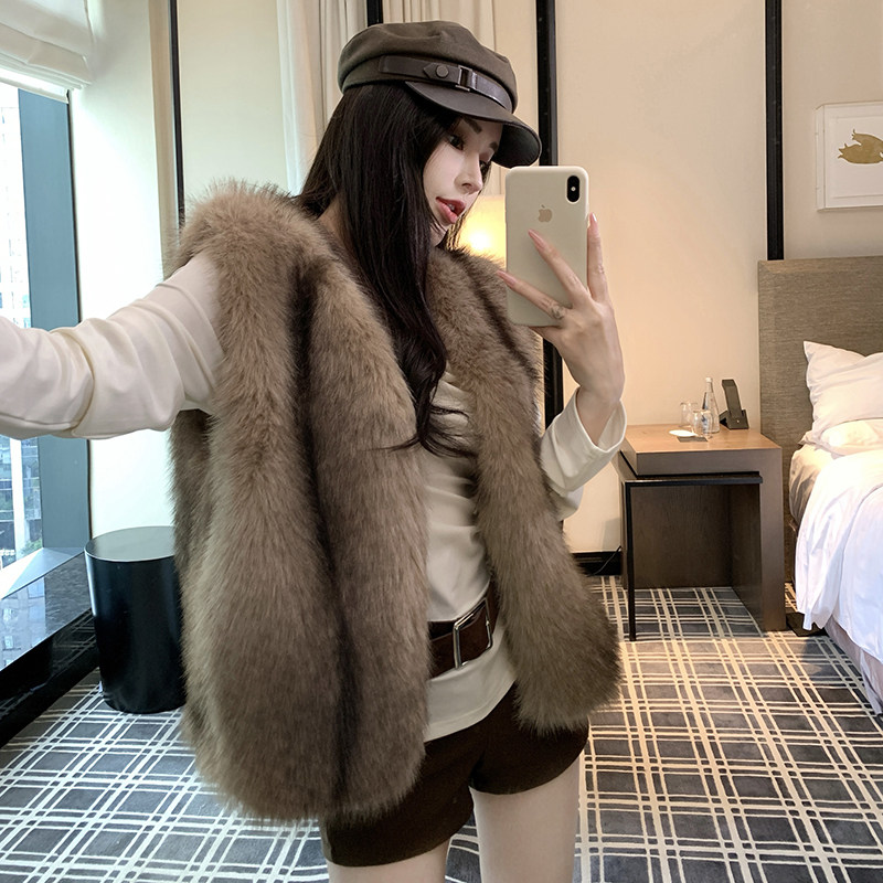 咖色环保仿狐狸毛皮草外套女秋冬新款高级感V领时尚毛毛马甲上衣,女装/女士精品,大码内搭,淘宝优惠券,粉丝福利购,淘宝优惠卷