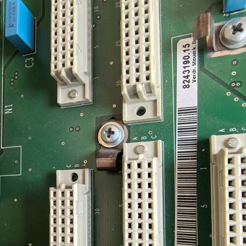 可维修SEWMDX61B08243190.13/082，变频器电源板