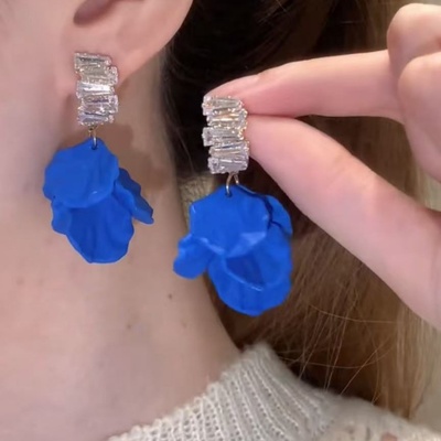 新款蓝色花瓣耳环轻奢小众设计感