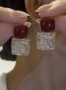 银针红色耳钉精致时尚方形满钻耳环简约设计个性耳饰秋冬新款韩国