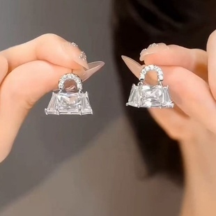 纯银针镶钻锆石手提包耳环精致小巧高级感耳饰个性百搭简约耳钉女