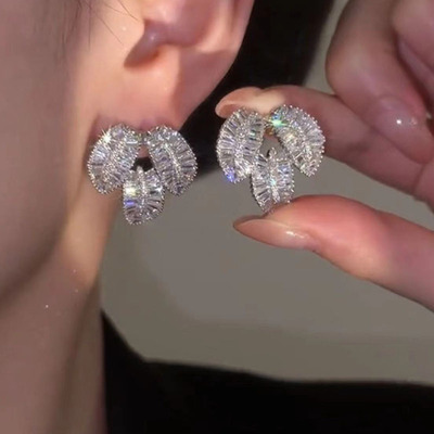 精致轻奢锆石树叶耳环小众耳钉潮