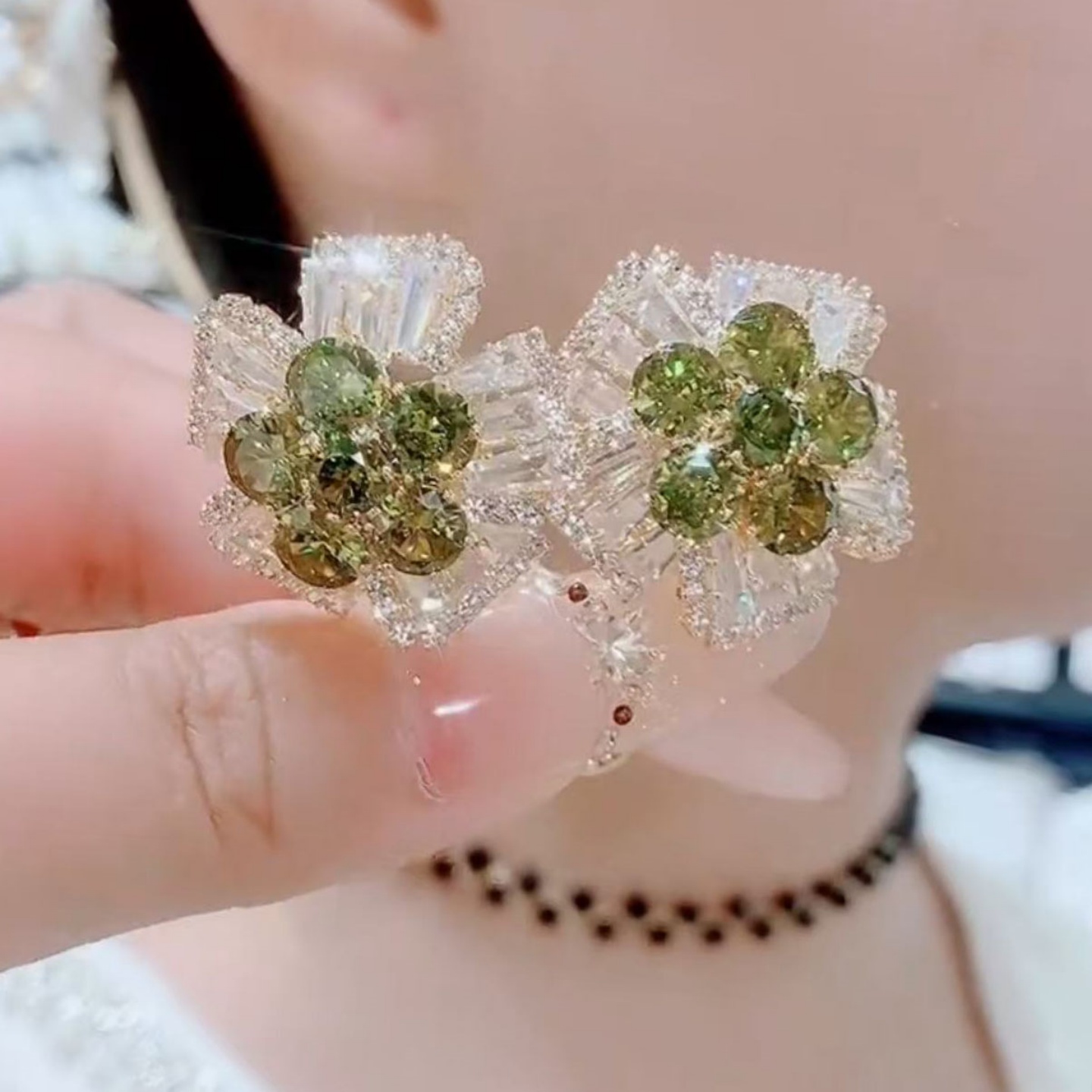 个性高级锆石立体花朵耳钉纯银针