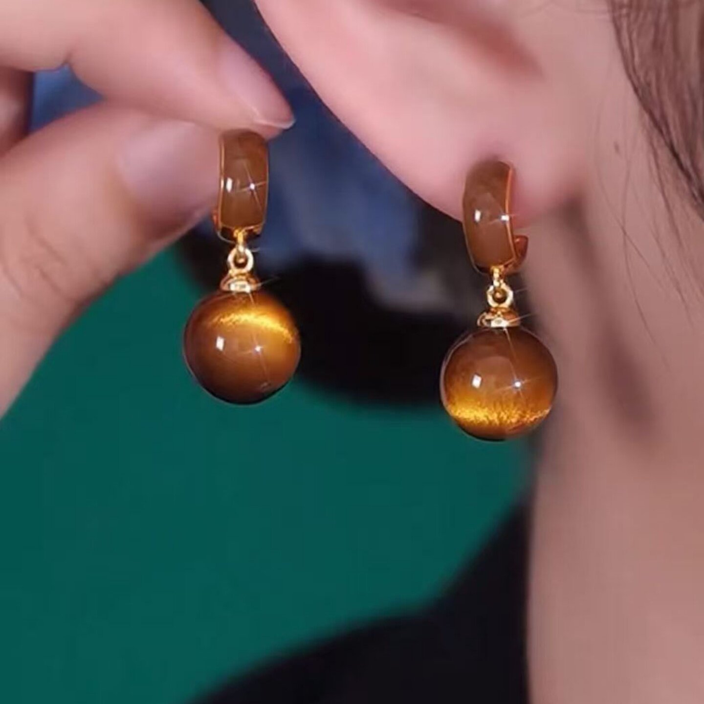 秋冬棕色虎眼色圆珠耳环复古时尚