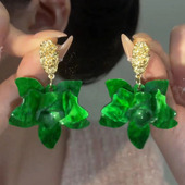 绿色超仙法式 复古亚克力花朵耳环度假轻奢高级感小众气质耳饰银针