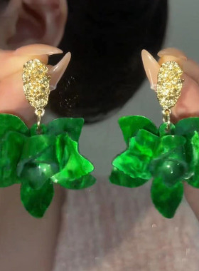 绿色超仙法式复古亚克力花朵耳环度假轻奢高级感小众气质耳饰银针