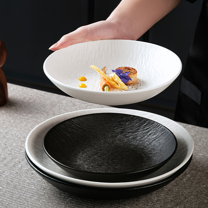 陶瓷盘子高颜值家用2025新款轻奢深盘高级感餐盘特好看的圆盘菜盘