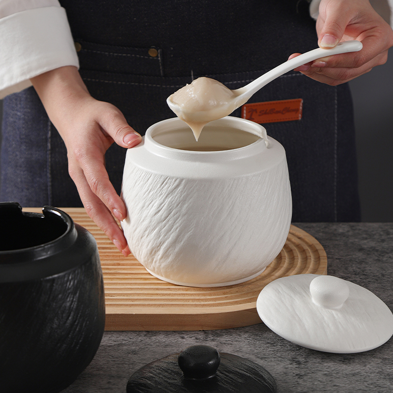 磨砂质感，简约设计，大容量