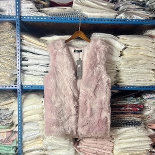 环保毛皮草无袖马甲外套女冬季叠穿保暖坎肩背心时尚马夹上衣粉色