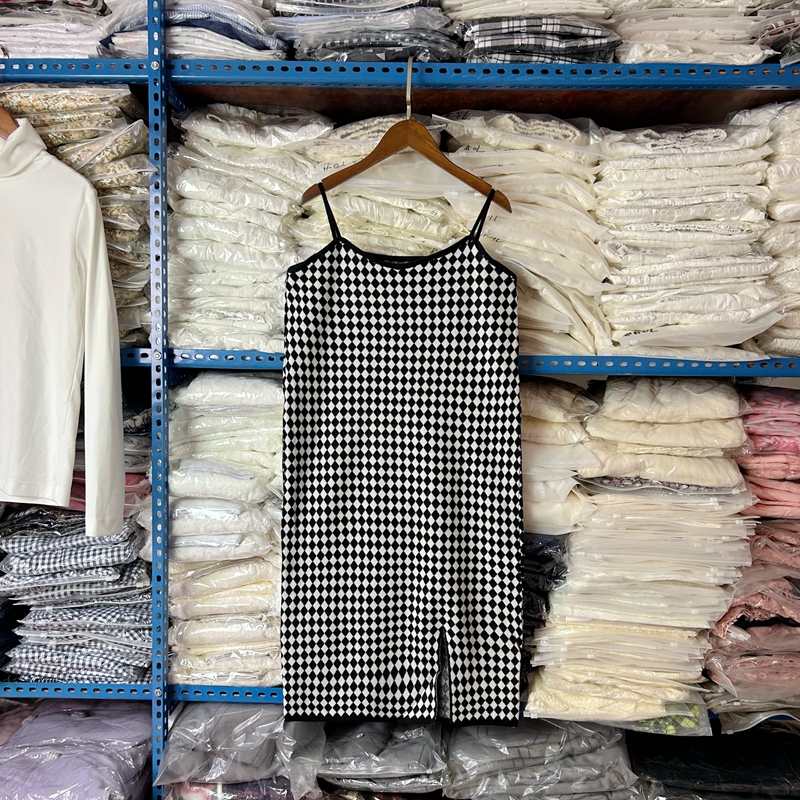 条纹针织打底连衣裙女春夏内搭紧身性感显瘦气质背心吊带裙包臀裙