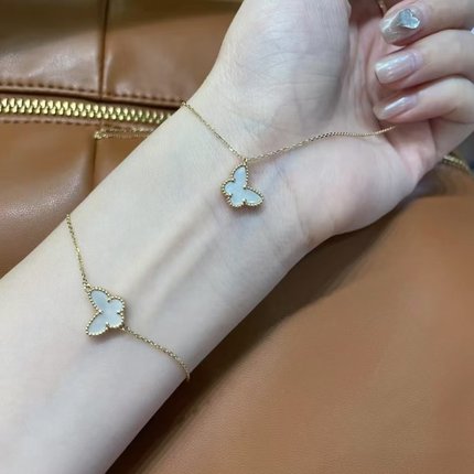 玫瑰金满钻白金蓝色蝴蝶贝母项链18k黄金轻奢高级感女款2024新款