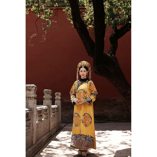 出租清代女格格甄嬛传古装旗装cos太后吉服朝服写真小品故宫拍照
