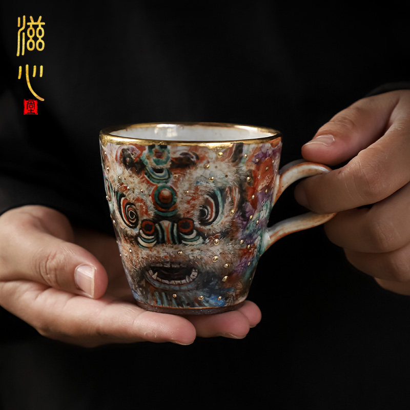 禾泥手绘醒狮咖啡杯带把杯侘寂风描24k金复古茶杯柴烧粗陶个人杯