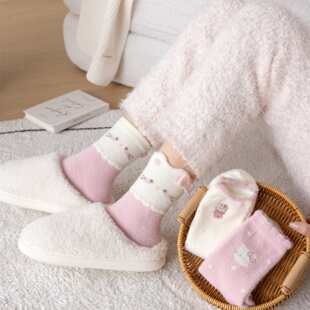 冬季卡通可爱KT猫粉色少女加厚保暖居家睡眠中筒袜女云朵绒