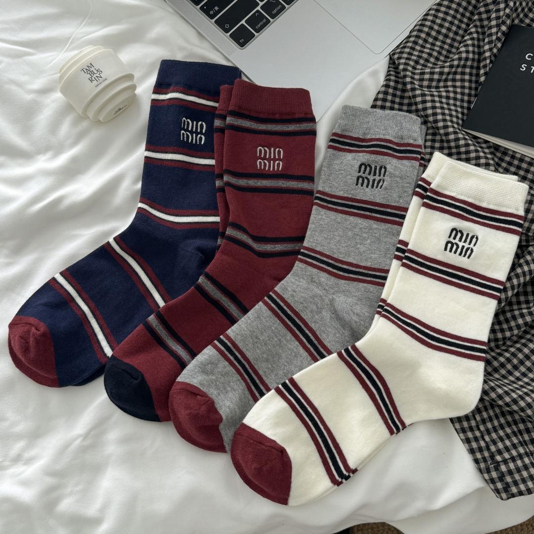 横条酒红条纹中筒袜吸湿排汗女