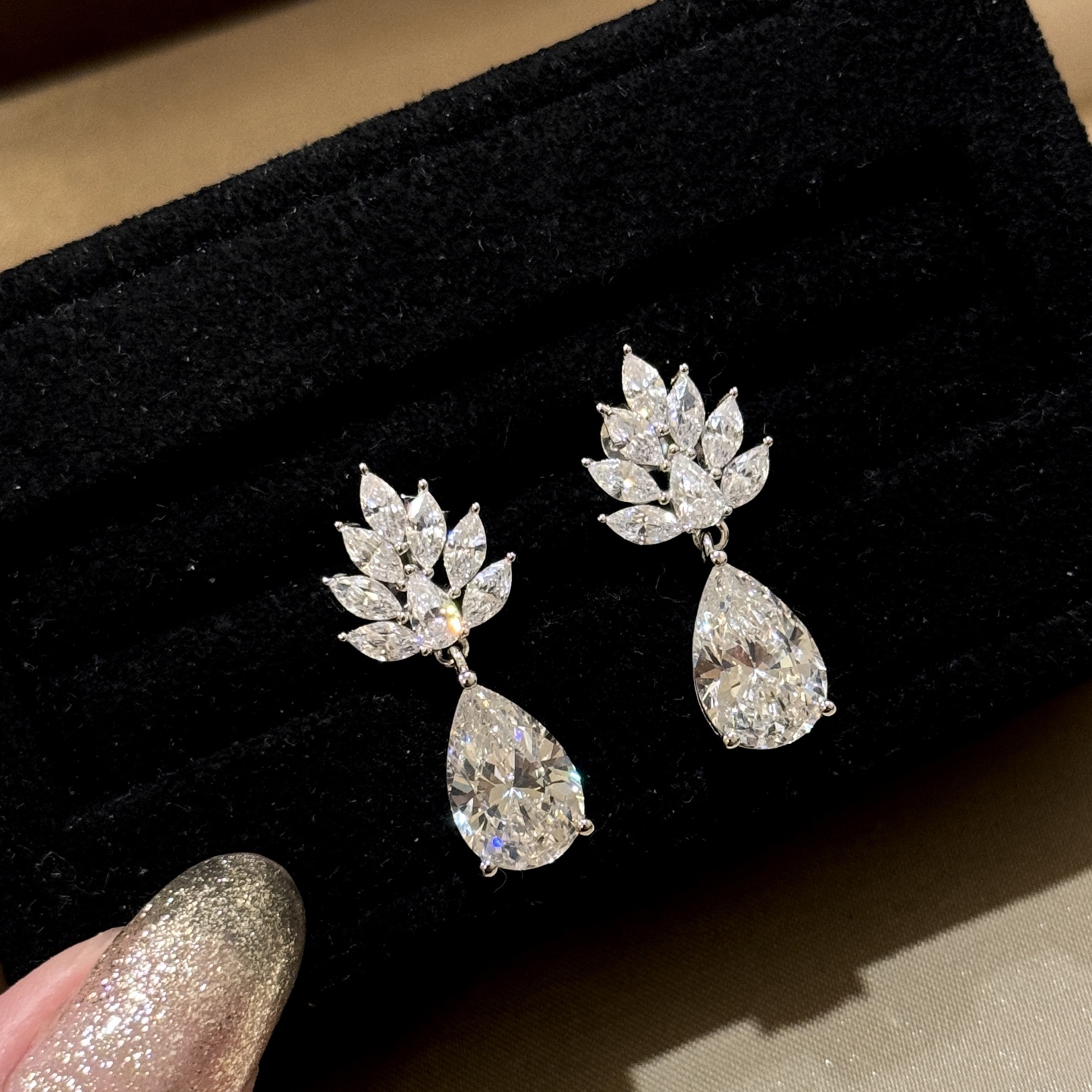 blingbling高碳钻水滴耳环通体925纯银树叶耳吊爆闪晚宴礼服配饰