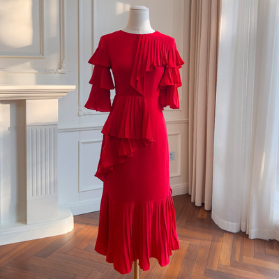 轻奢女装红色名媛复古百褶喇叭袖不规则连衣裙荷叶边压褶宴会礼服