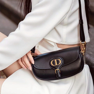 2026春季新款Bobby腋下包百搭CD复古单肩INS新月包斜挎真皮女包