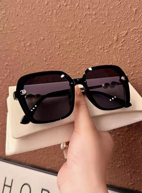 网红珍珠跨境太阳眼镜女欧美时尚优雅显脸小防紫外线方框司机墨镜