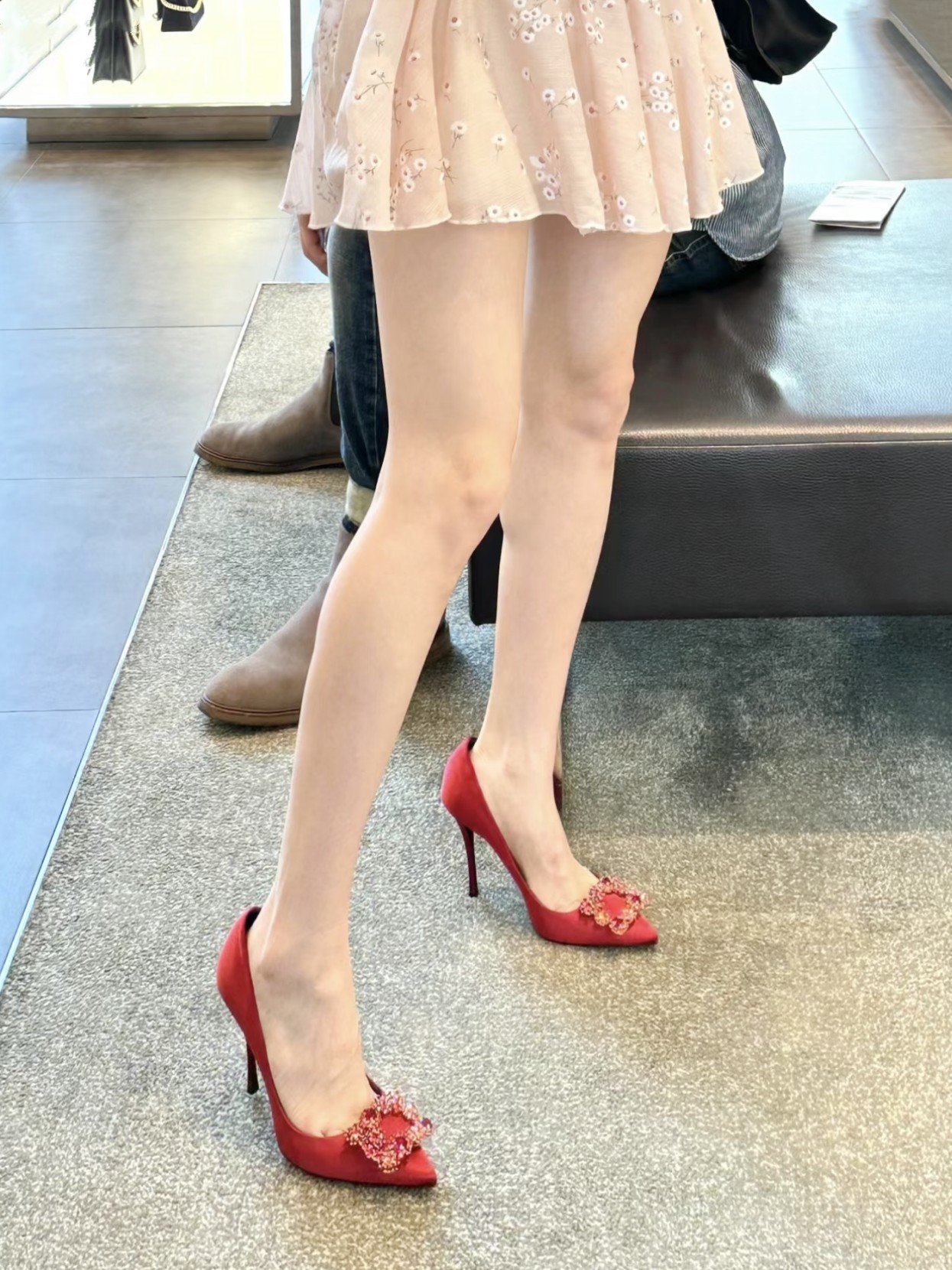 太美了~~备婚推荐！红色细跟高跟方扣水钻尖头婚鞋新娘单鞋女,女鞋,婚鞋,淘宝优惠券,粉丝福利购,淘宝优惠卷