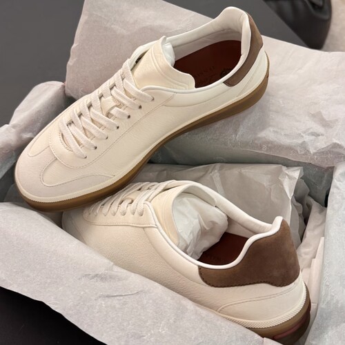 显质感的一双德训显瘦舒适小白鞋