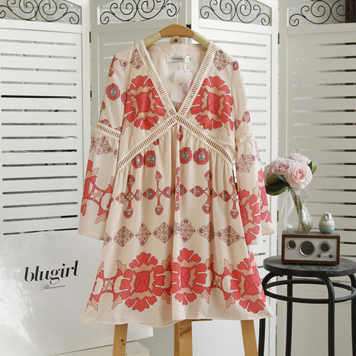 夏季优雅气质美女V领连衣裙短裙淑女复古裙子旅游度假马来西亚