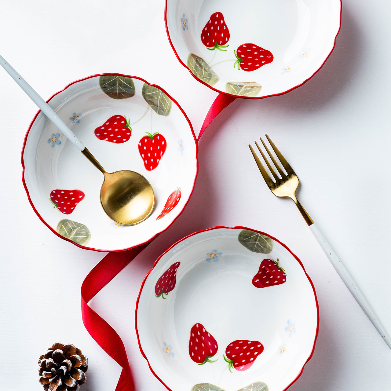 Modern housewife fruit lovely girl heart family salad bowl