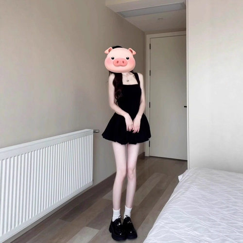 显瘦方领无袖蓬蓬收腰小黑裙