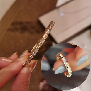 高版V金镀18K玫瑰金宽窄蛇骨戒指白贝母镶钻蛇形情侣对戒手镯男女