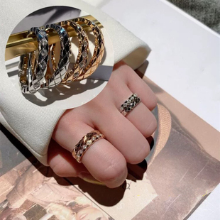 18K菱格纹玫瑰金食指戒镶钻coco指环ins潮小众小香风叠戴女银饰品