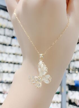 闪亮蝴蝶钛钢项链女高级感锁骨链