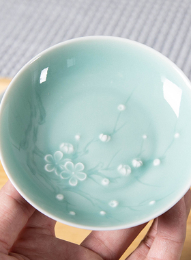 青瓷味碟家用醋碟酱油碟蘸料碟中式创意梅花浮雕零食小碟咸菜碟子