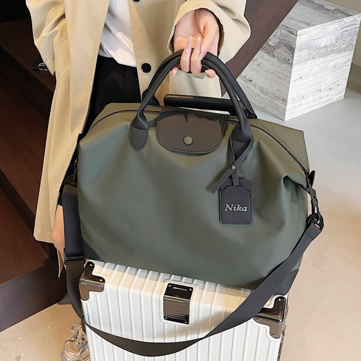 专柜品牌大容量短途旅行包轻便单肩瑜伽游泳运动健身包出差手提行