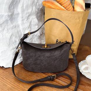 专柜品牌小众设计手拎法棍包包女2025秋季新款质感日常休闲百搭单