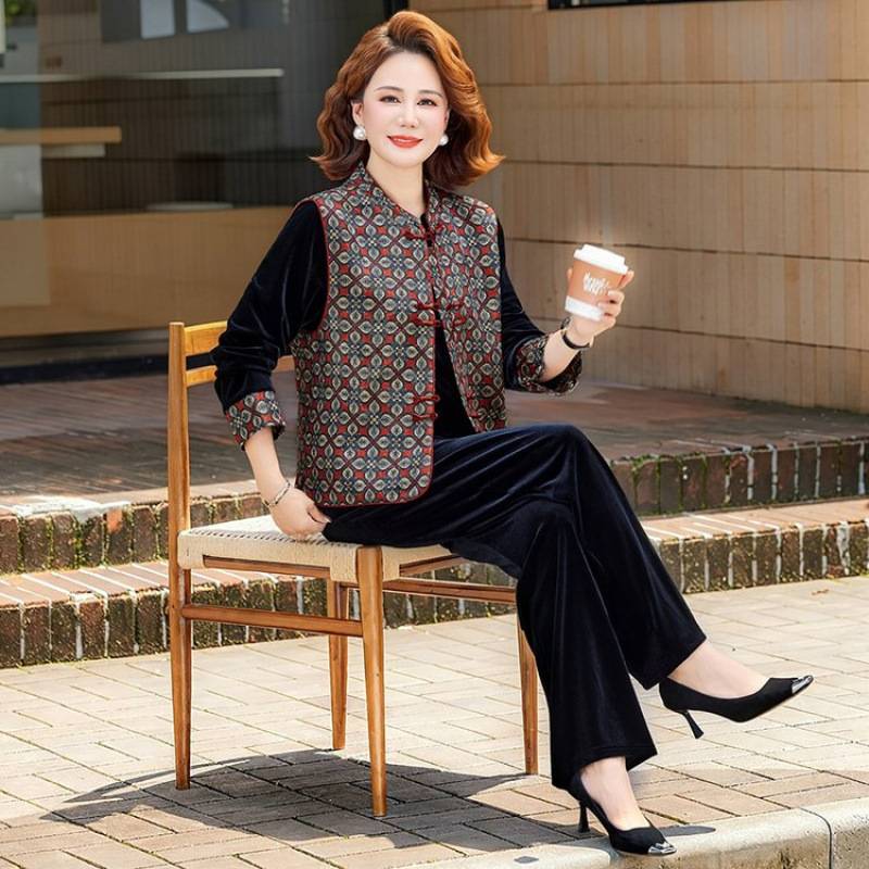 专柜品牌新中式妈妈春秋季马甲套装洋气中老年人女装国风新款金丝