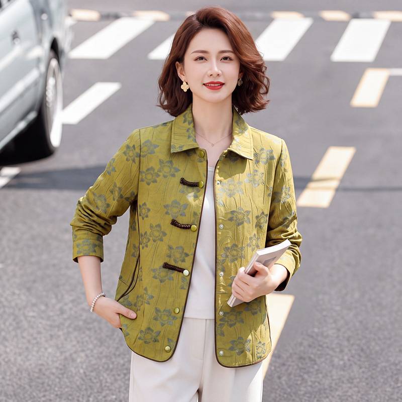专柜品牌50岁妈妈春秋装休闲洋气外套2026新款中老年女装时尚减龄