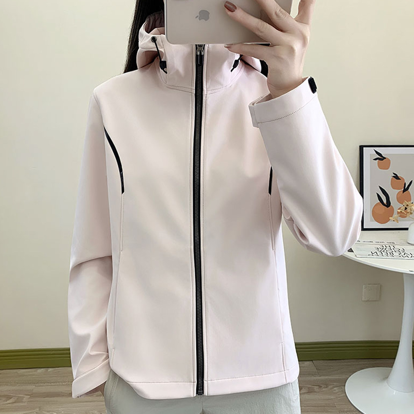 时尚百搭轻户外女式连帽软壳卫衣