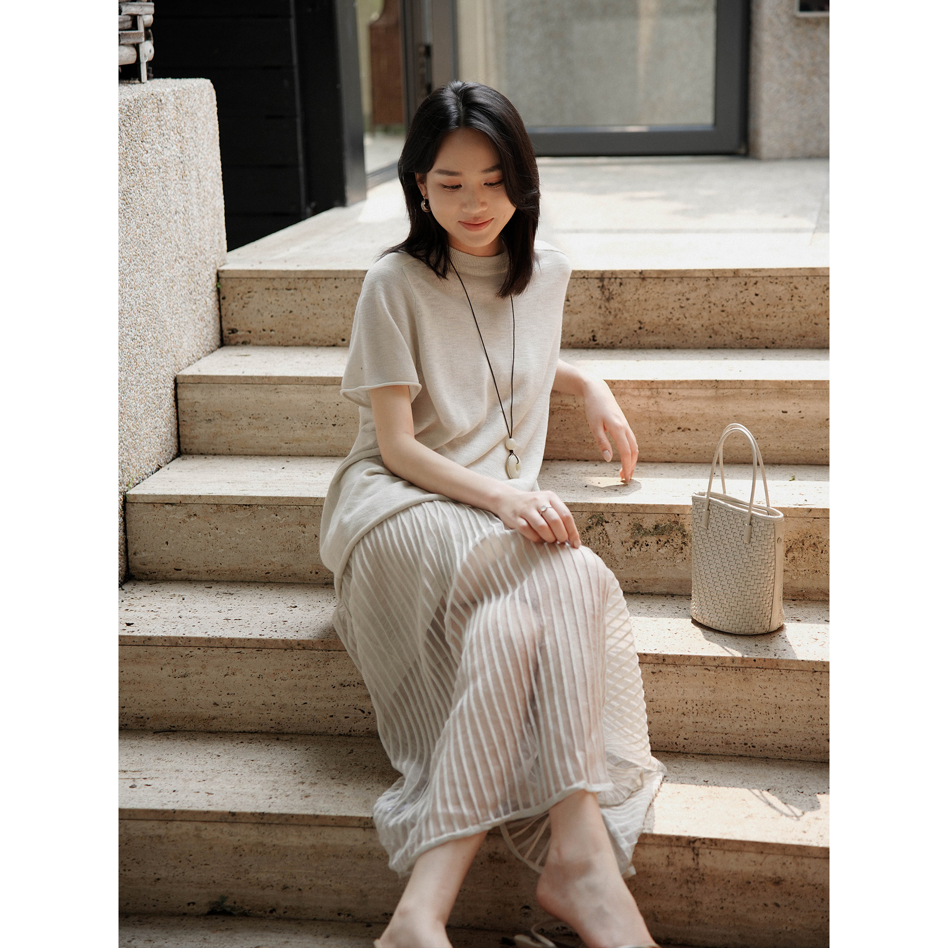 梁咏珊/初醒/设计感中长款松弛宽松上衣女夏简约短袖卷边针织上衣