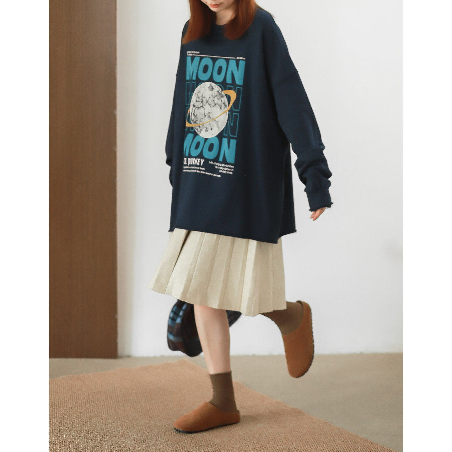 菲尔丹 欧美地球英文海报 小圈卫衣棉 圆领宽松长袖中长卫衣1031