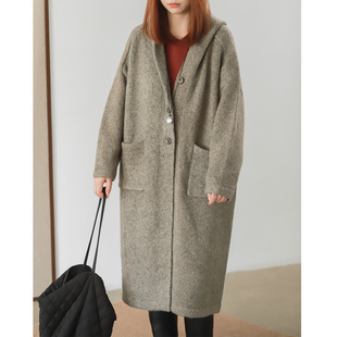 菲尔丹 复古风厚实柔软亲肤超柔洗水羊毛连帽排扣厚毛衣外套25125