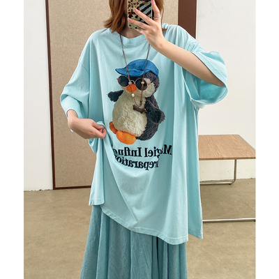 墨镜企鹅印花宽松大版五分袖长T