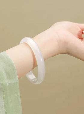 2026天然玛瑙白月光手镯巴西玉髓手镯少女款扁条高冰白月光冰透荔